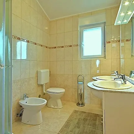 Haus Alexander Prázdninový dům Baderna